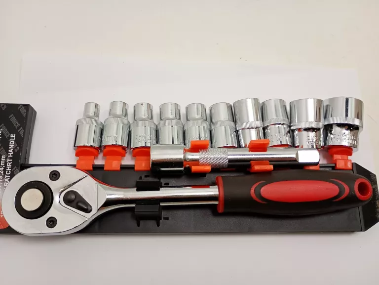 ZESTAW KLUCZY NASADOWYCH 12 W 1 8MM,24MM 12SZT