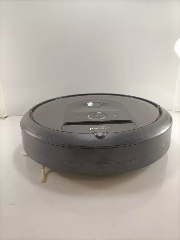 robot-sprzatajacy-irobot-roomba-i7-stan-11323-2