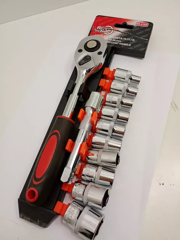 ZESTAW KLUCZY NASADOWYCH 12 W 1 8MM,24MM 12SZT