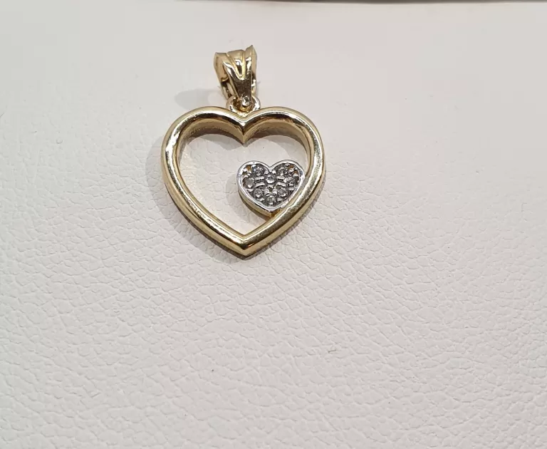 ŚLICZNA ZŁOTA ZAWIESZKA SERCE W SERCU P585 G0,98
