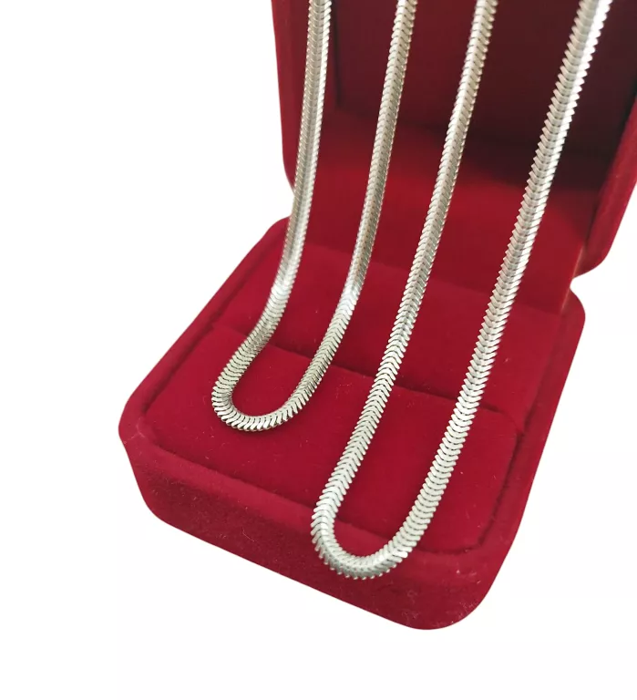 SREBRNY ŁAŃCUSZEK W: 5,57G