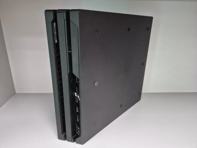 KONSOLA PS4 PRO CUH-7216B