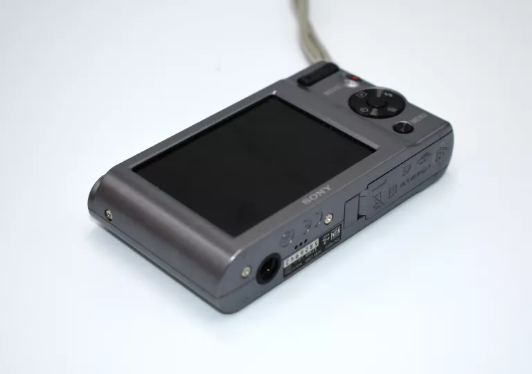 APARAT CYFROWY SONY DSC-W810 SREBRNY