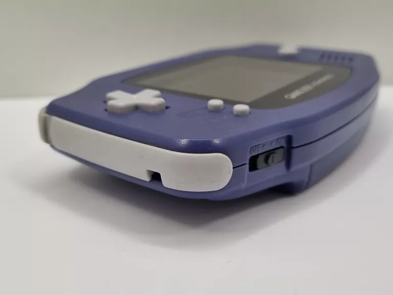 KONSOLA NINTENDO GAME BOY ADVANCE + GRA F-ZERO