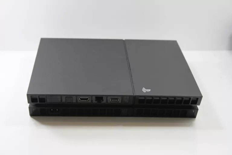 KONSOLA PS4 500GB CUH-1004A + PADY + GRY
