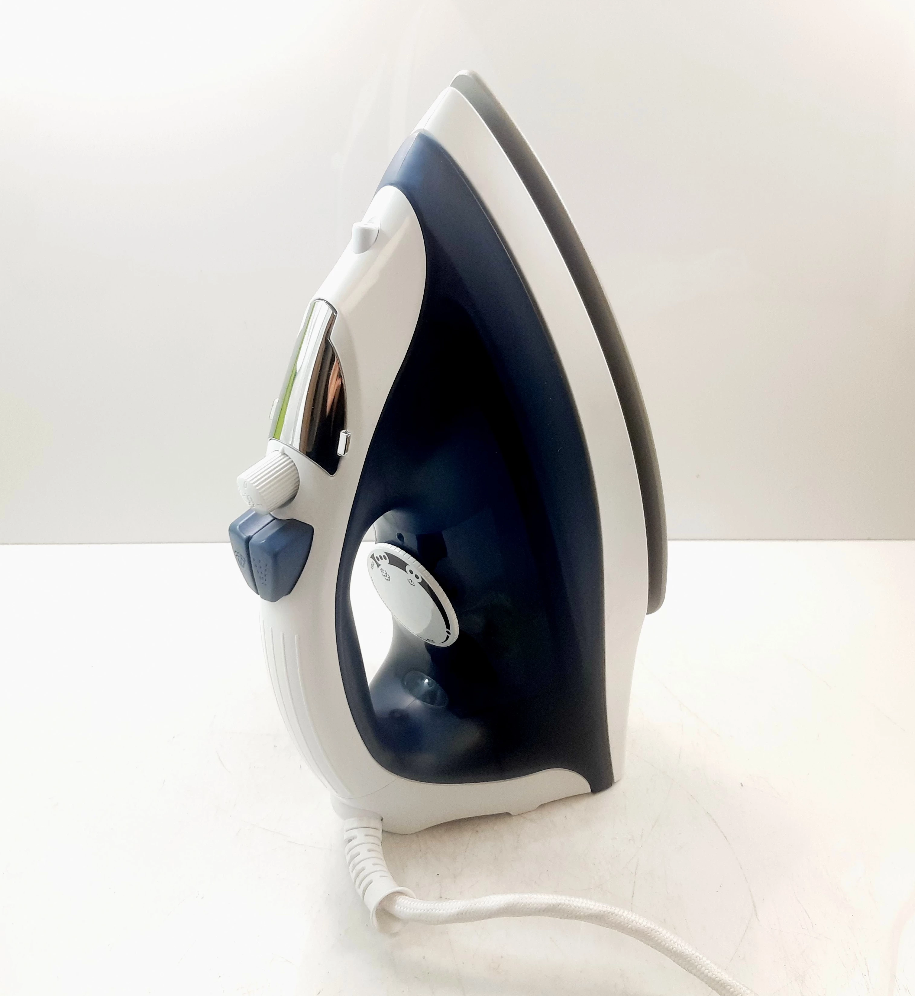 zelazko-bosch-ccbd5-2200w-stan-11323-2