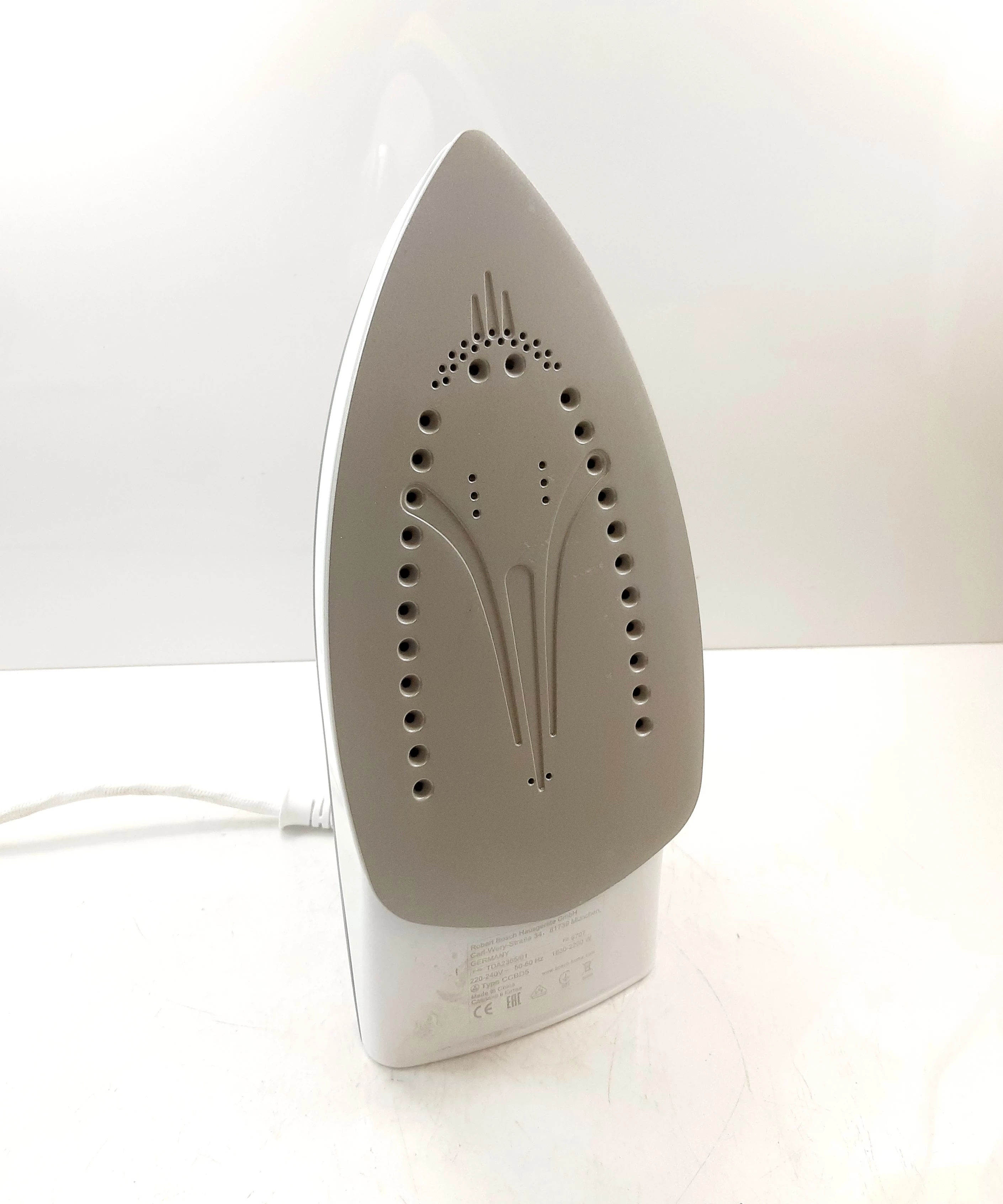 zelazko-bosch-ccbd5-2200w-kolor-dominujacy-129357-2