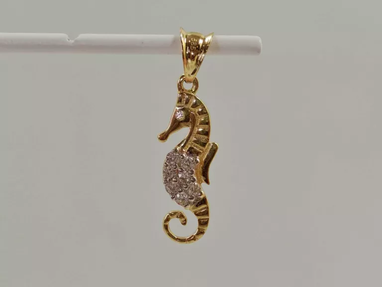 ZŁOTA ZAWIESZKA 585 0,76G KONIK MORSKI PAWIKONIK CYRKONIE 22MM