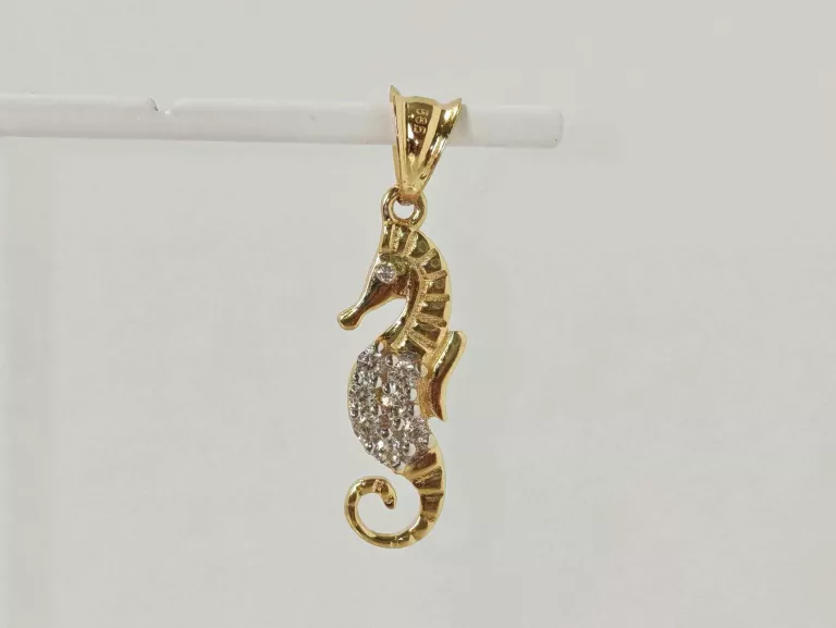 ZŁOTA ZAWIESZKA 585 0,76G KONIK MORSKI PAWIKONIK CYRKONIE 22MM