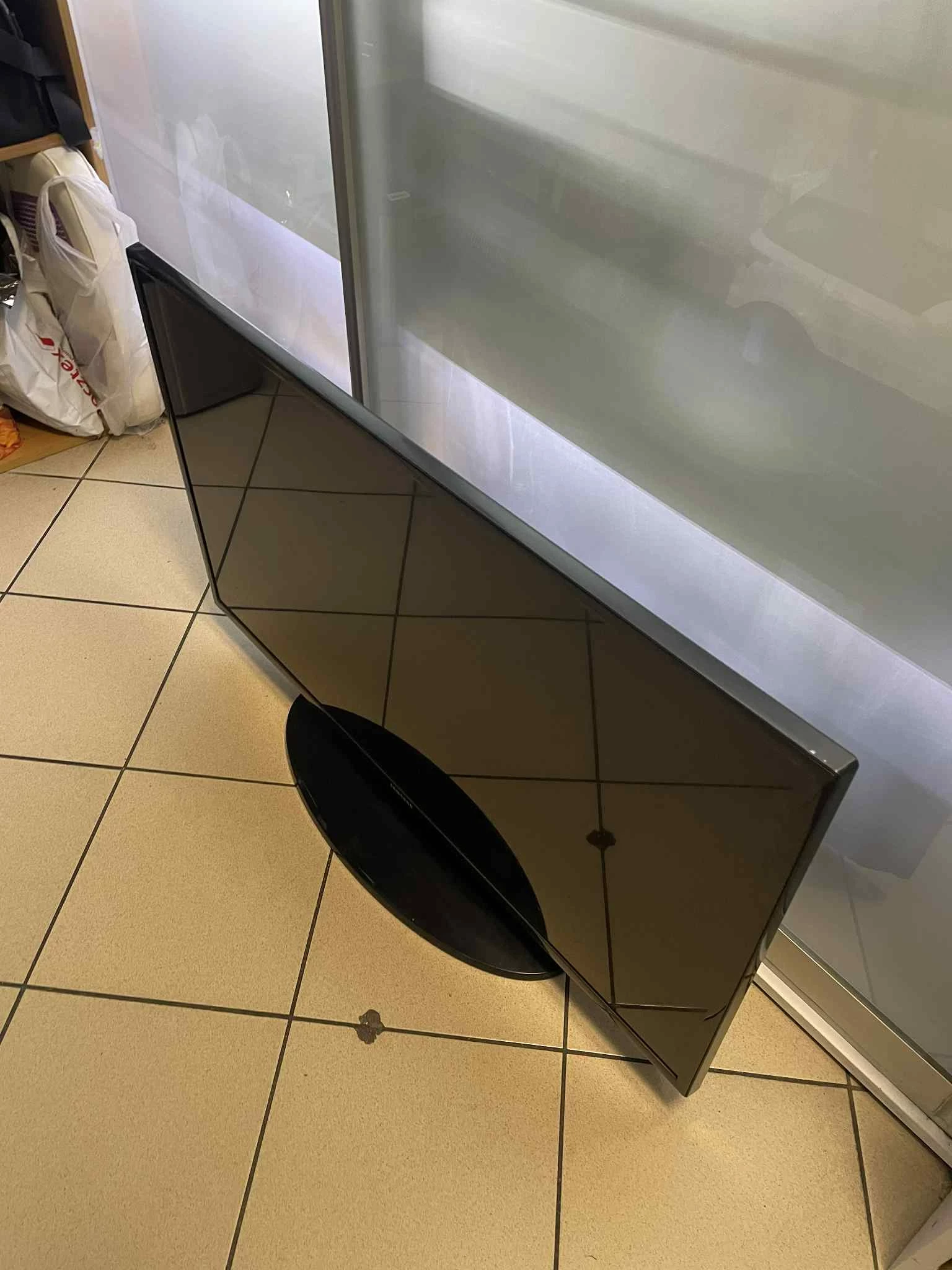 telewizor-samsung-ue40eh5000-pilot-przekatna-ekranu-cale-4000