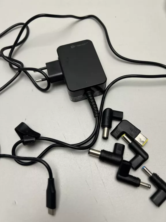 UNIWERSALNY ZASILACZ DO LAPTOPA USB-C TRACER 65W