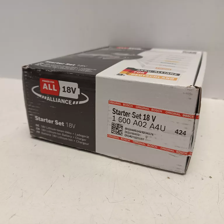 ZESTAW STARTOWY BOSCH 18 V 4,0 AH  1600A02A4U Z ŁADOWARKĄ
