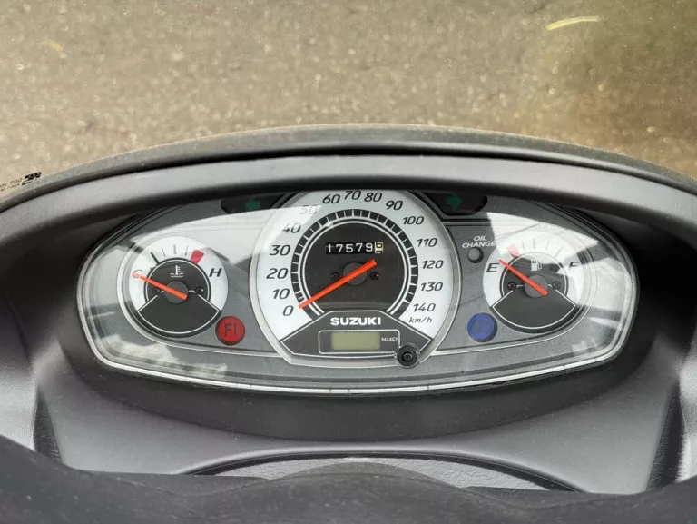 SKUTER SUZUKI BURGMAN 125 2012 – NISKI PRZEBIEG 17 579 KM – AUTOMAT
