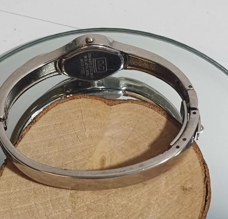 ZEGAREK DAMSKI ZEGAREK Q&Q