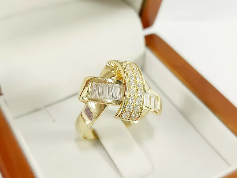 ZŁOTY PIERŚCIONEK CYRKONIE 585 6,40G R.17