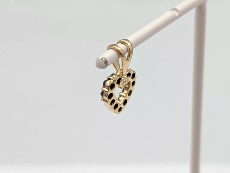 ZŁOTA ZAWIESZKA ONYKS 585 0,54G