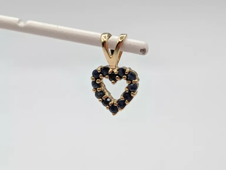 ZŁOTA ZAWIESZKA ONYKS 585 0,54G