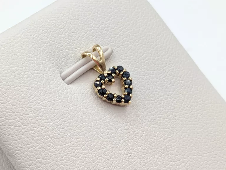 ZŁOTA ZAWIESZKA ONYKS 585 0,54G