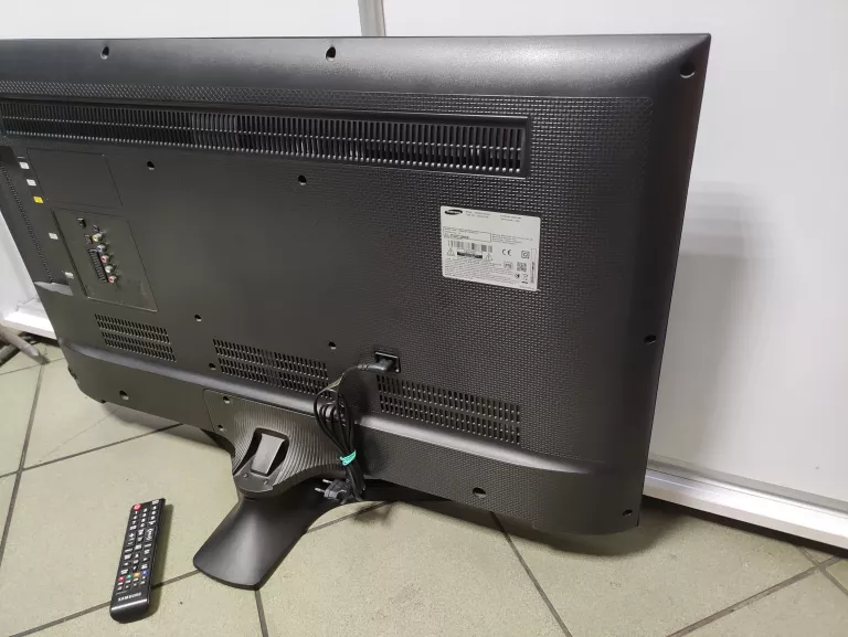 telewizor-samsung-ue40j5100aw-pilot-kabel-typ-telewizora-211486-250142