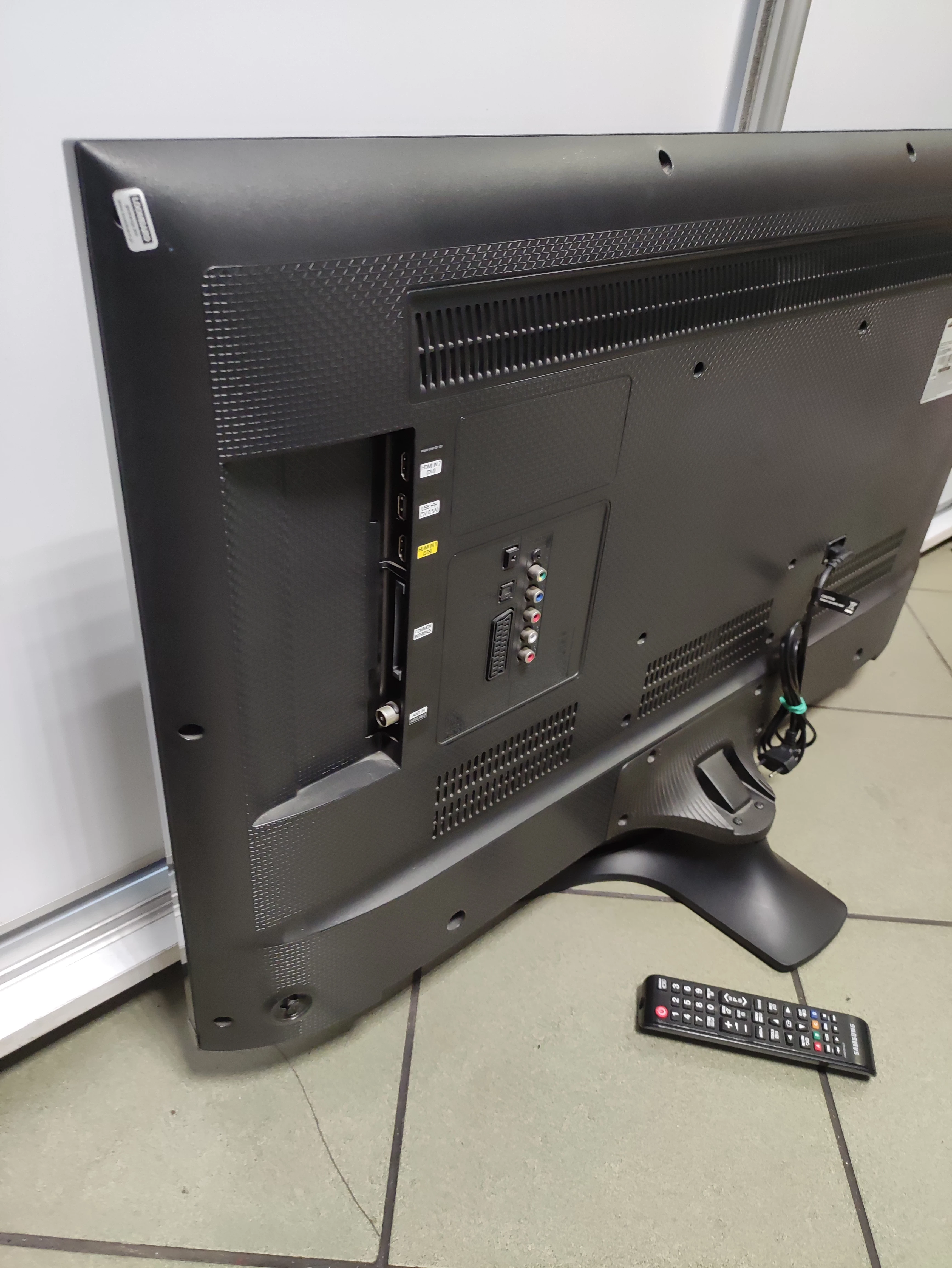 telewizor-samsung-ue40j5100aw-pilot-kabel-ean-gtin-5999090112739