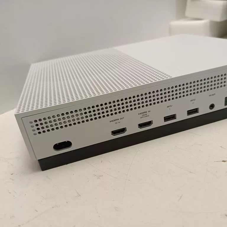 KONSOLA XBOX ONE S 1681