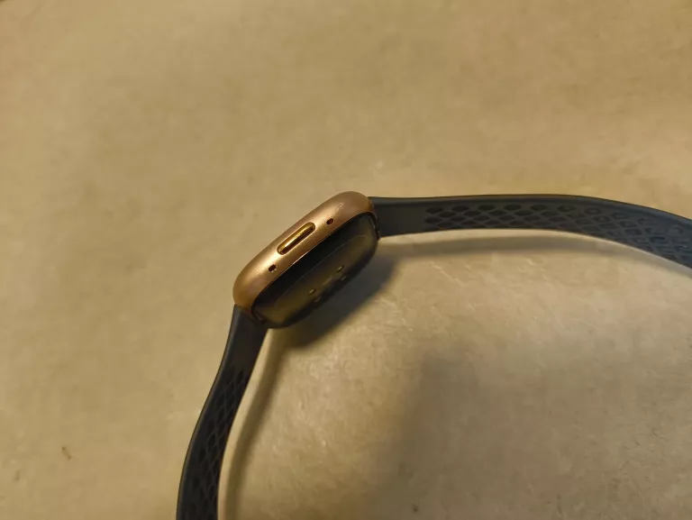 SMARTWATCH FITBIT VERSA 4