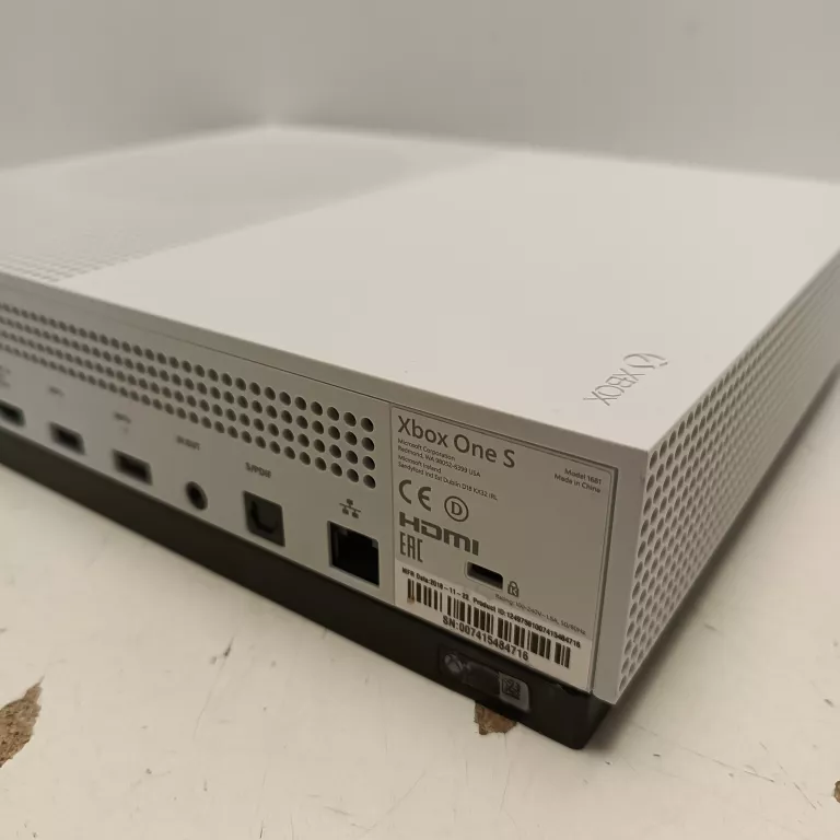 KONSOLA XBOX ONE S 1681