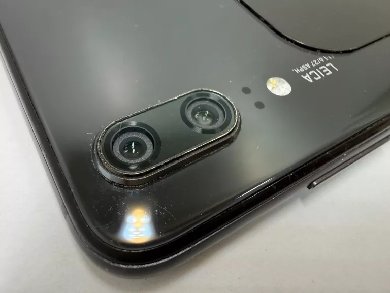 TELEFON HUAWEI P20 64GB