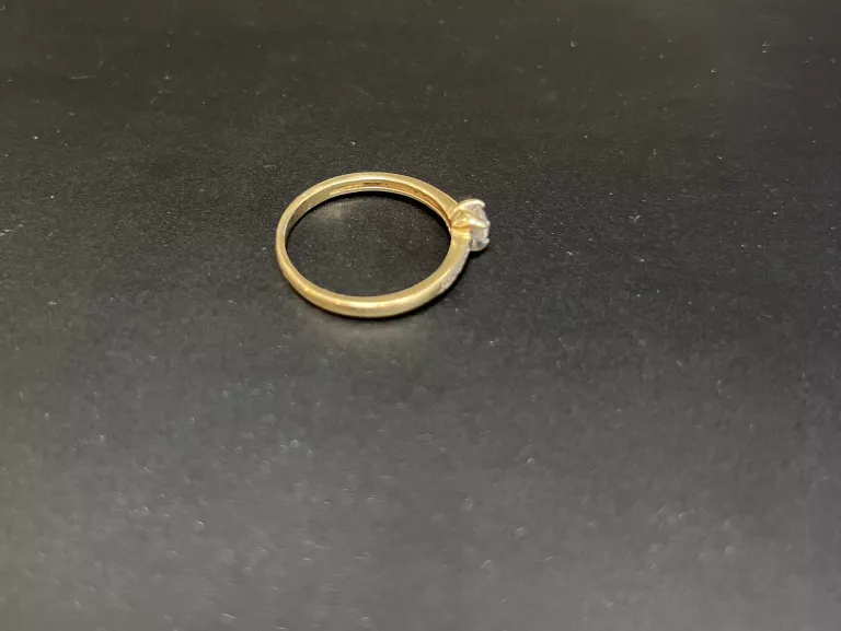 ZŁOTY PIERŚCIONEK P.585  R.16 2,12G