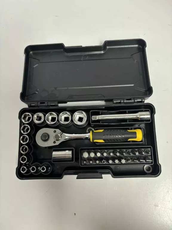 ZESTAW NARZĘDZI STANLEY STMT82672-0 37 EL.