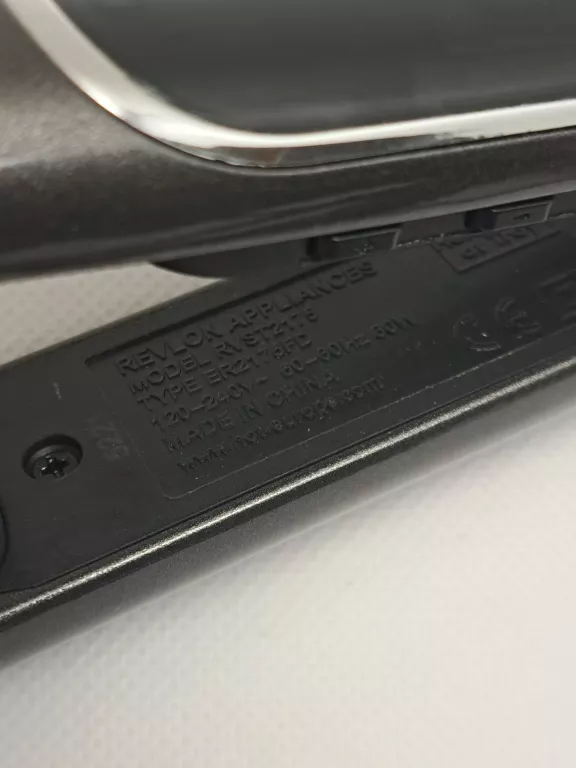 PROSTOWNICA REVLON RVST217