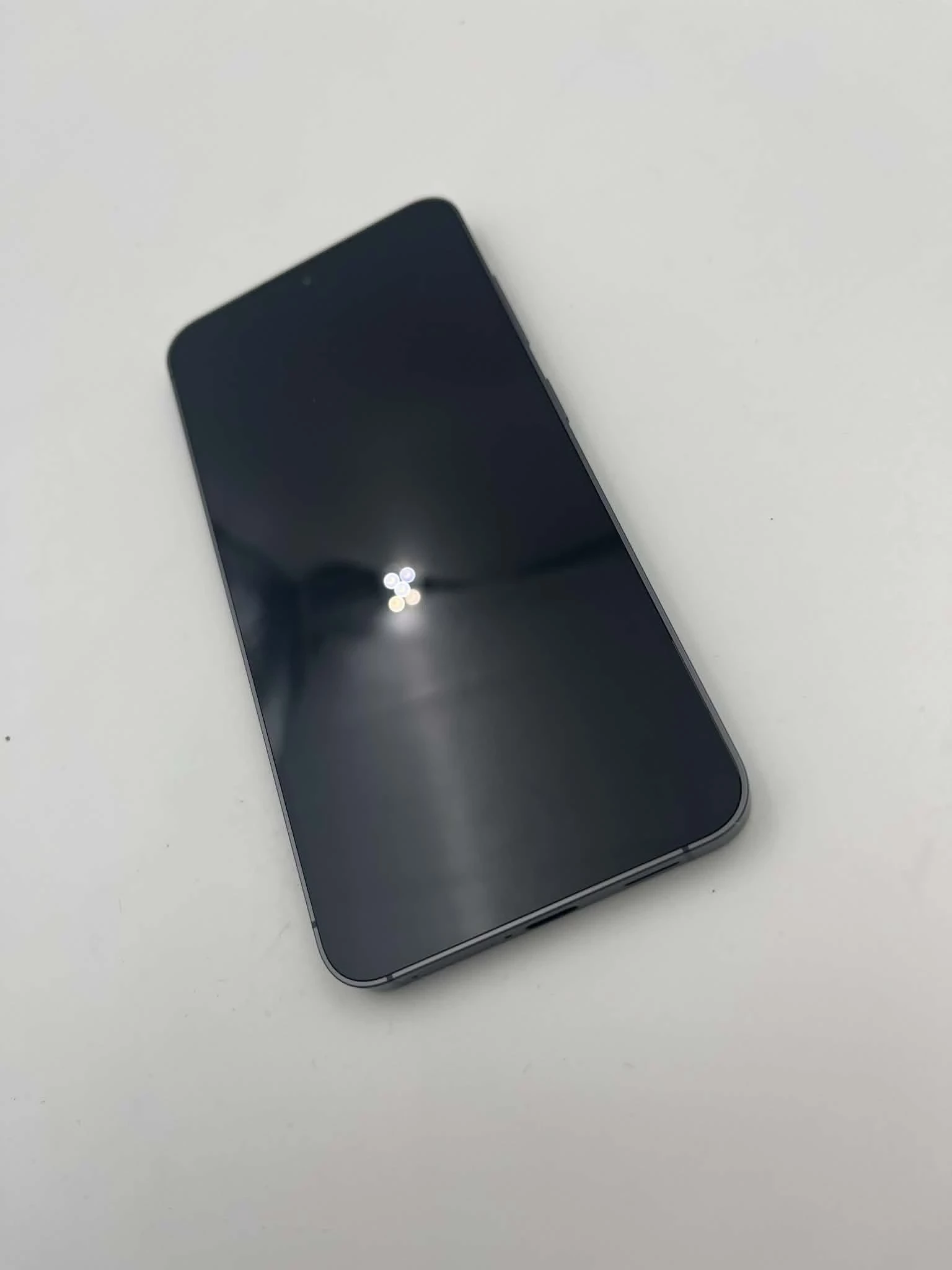 telefon-samsung-galaxy-s24-8128-przekatna-ekranu-620