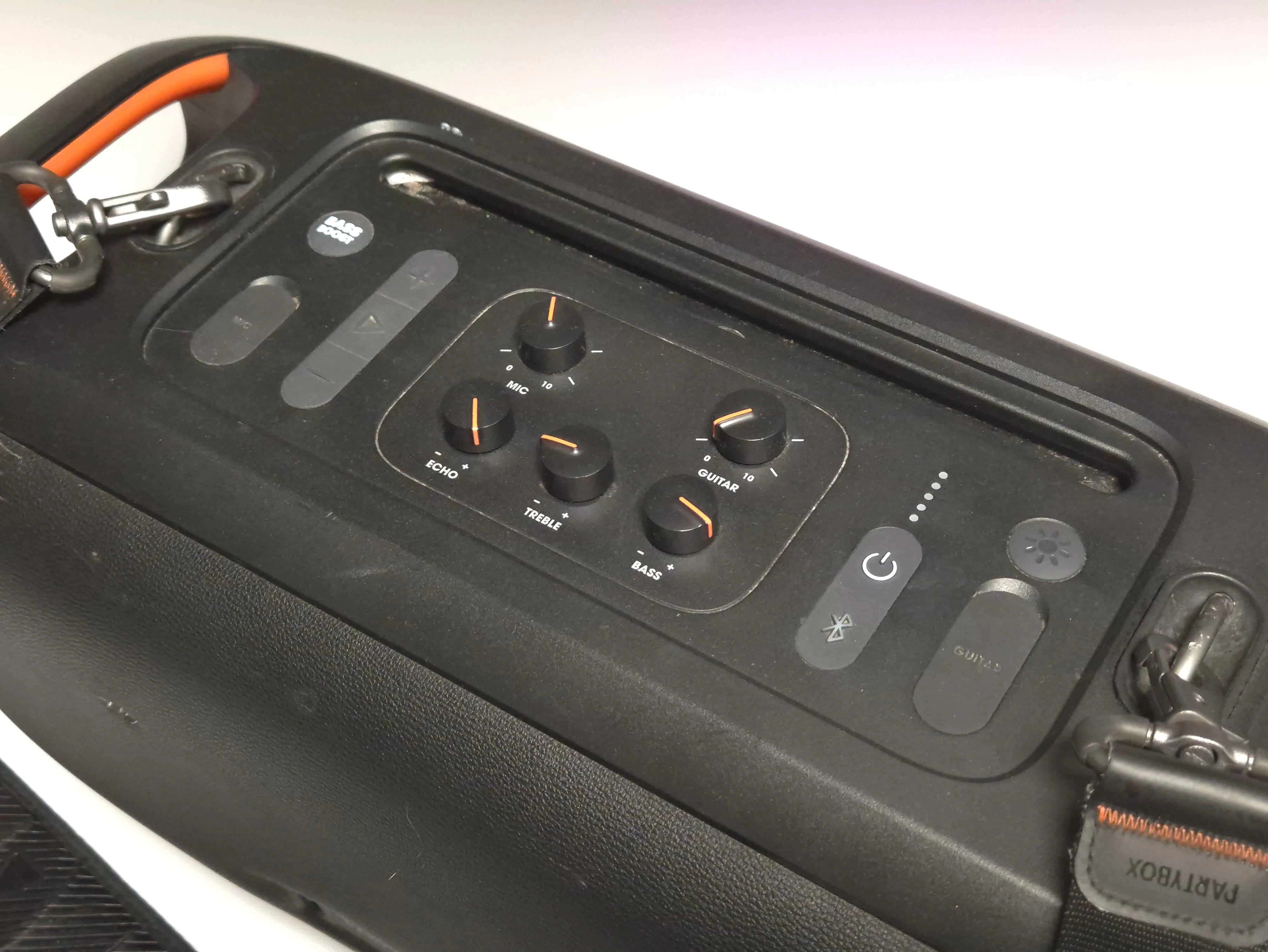 jbl-partybox-one-the-go-stan-11323-2