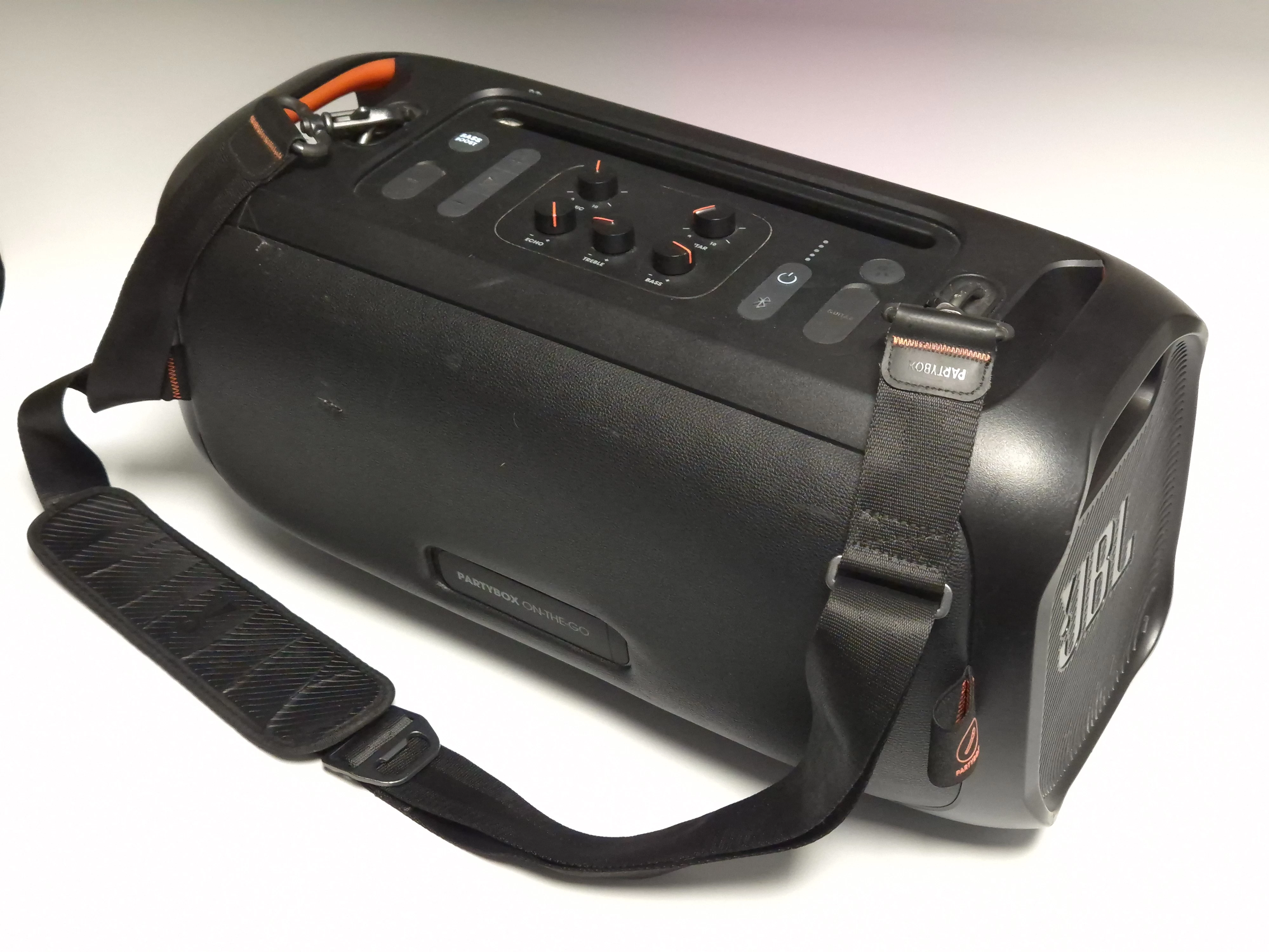 jbl-partybox-one-the-go-moc-10000