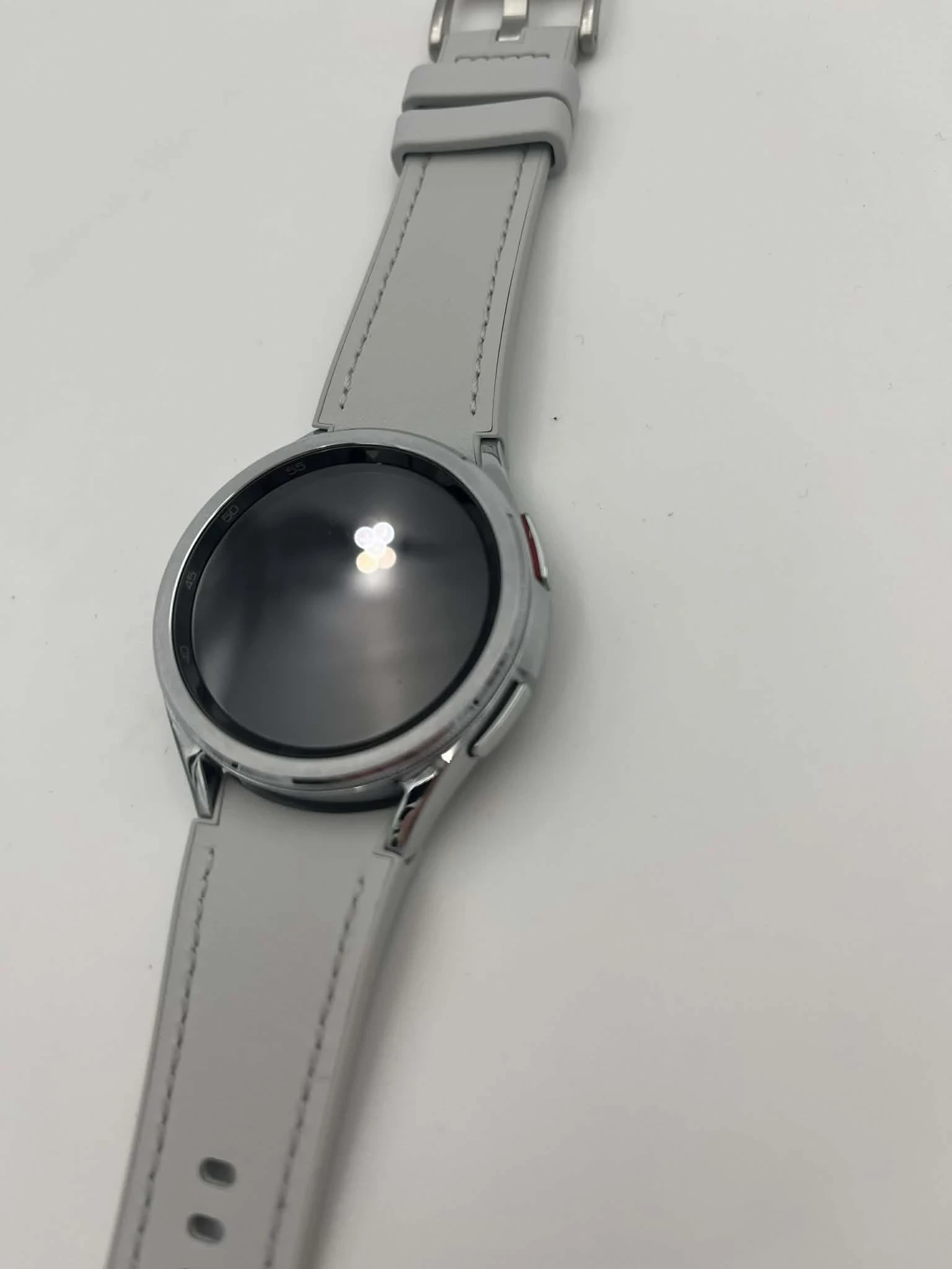 smartwatch-samsung-watch-6-classic-model-249460-1780670