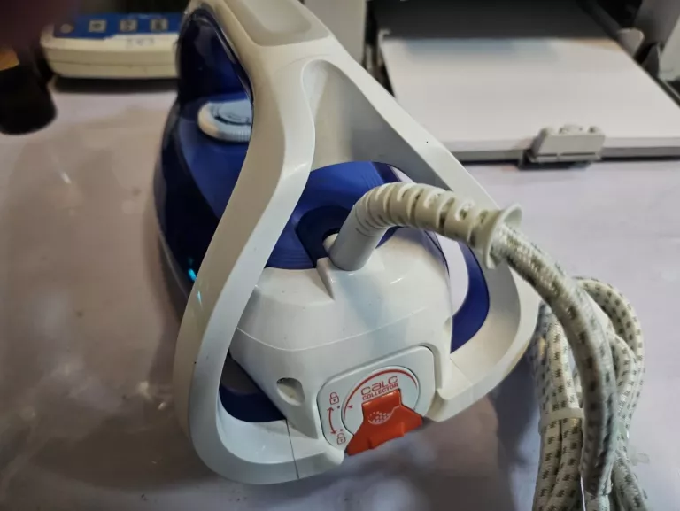 ŻELAZKO TEFAL ULTRAGLISS ANTI-CALC FV4967