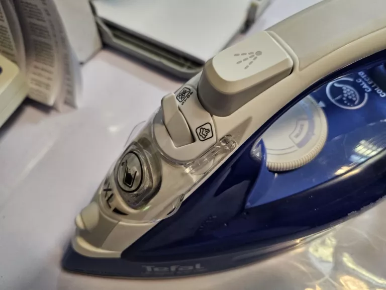 ŻELAZKO TEFAL ULTRAGLISS ANTI-CALC FV4967