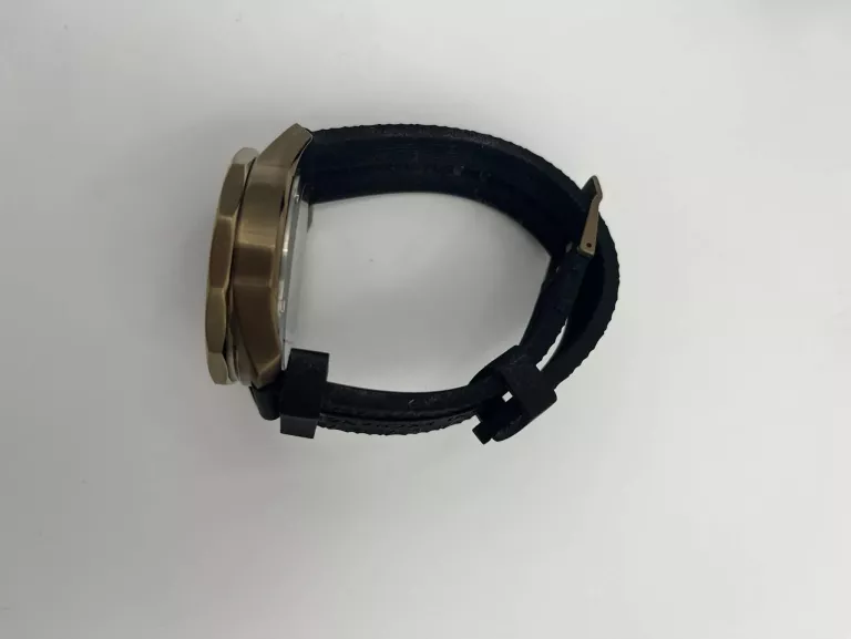 zegarek-armani-exchange-ax1954-ksztalt-koperty-129223-2