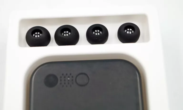 SŁUCHAWKI BEZPRZEWODOWE DOKANAŁOWE NOTHING BUDS DARK GREY