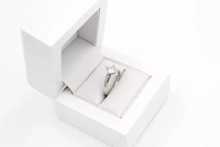 sliczny-zloty-pierscionek-585-biale-zloto-r14-rodzaj-2205-2
