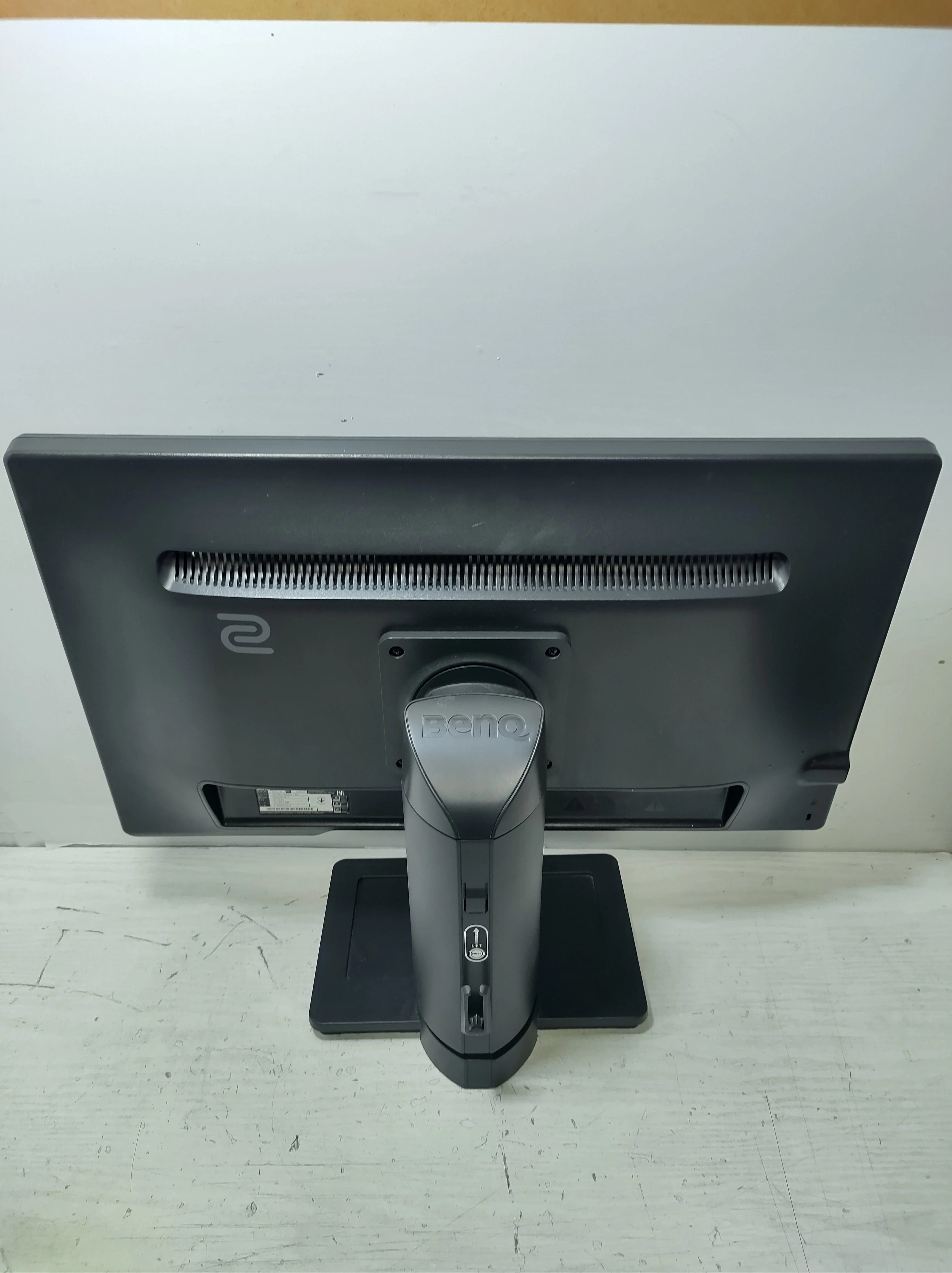 monitor-benq-xl2411-b-144hz-stan-11323-2