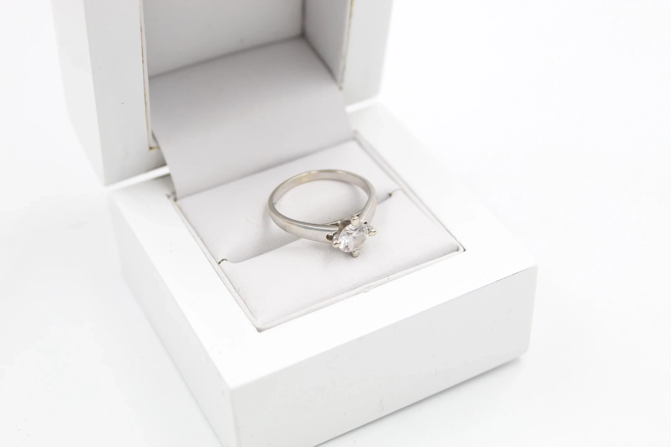 sliczny-zloty-pierscionek-585-biale-zloto-r14-material-15835-1