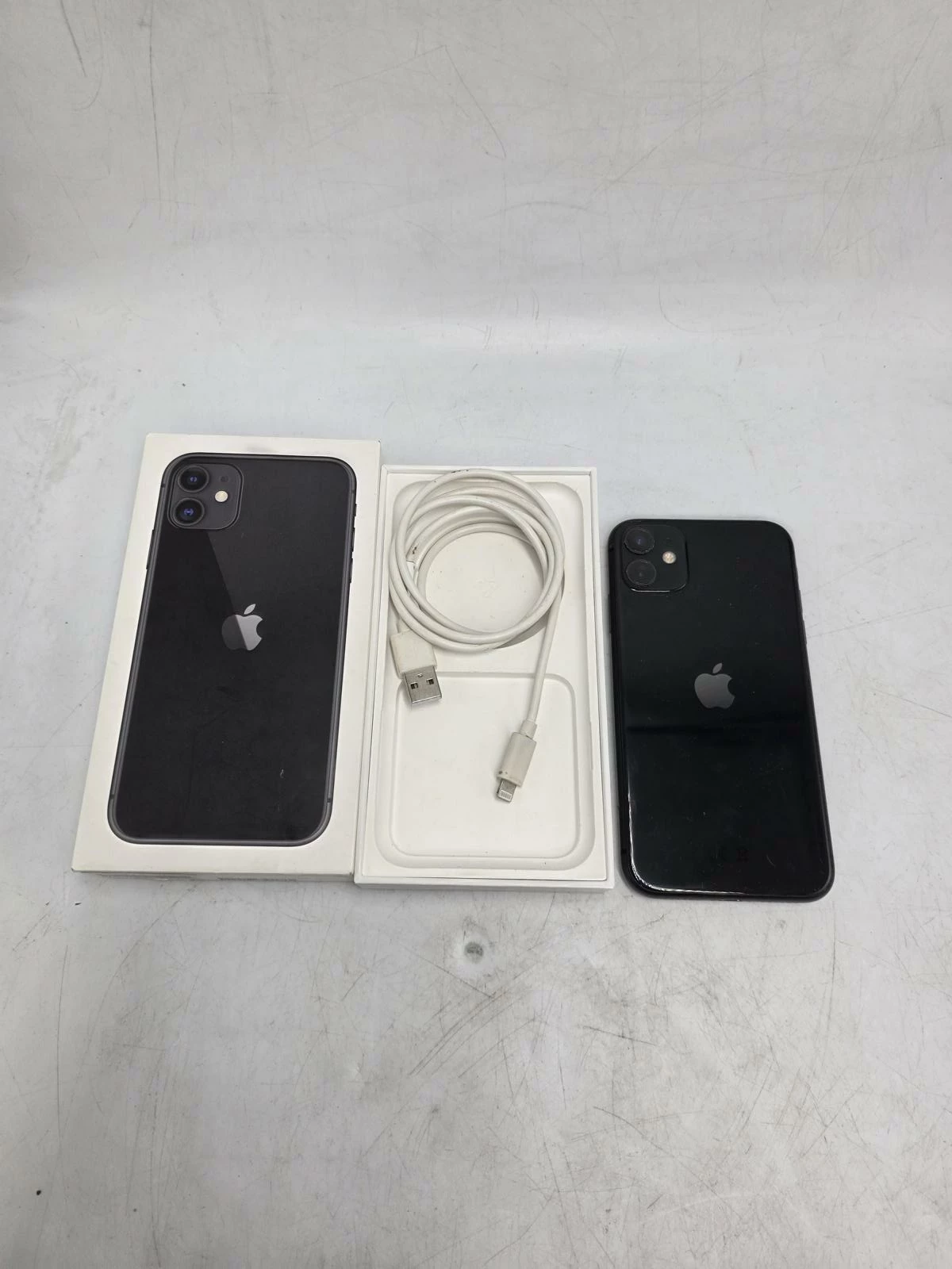 telefon-apple-iphone-11-464-gb-bat-serwis-76-kod-producenta-mhda3pma