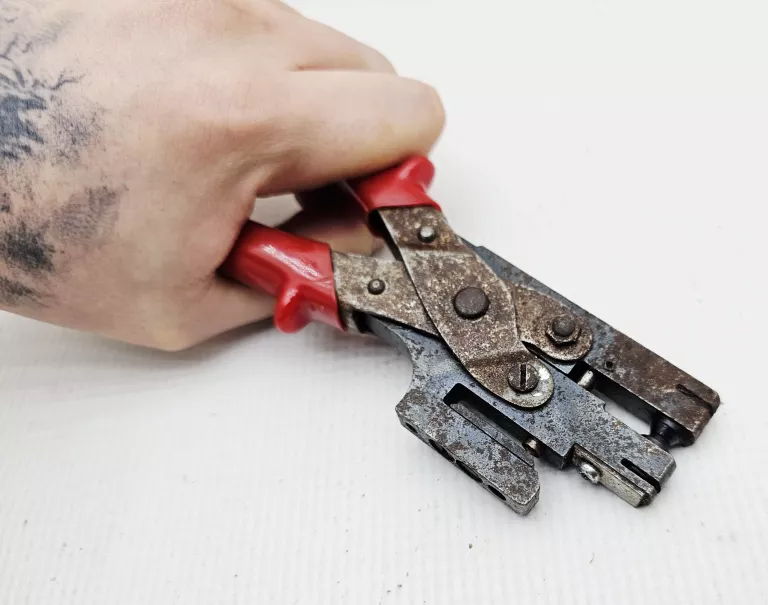 NITOWNICA DO ŁĄCZENIA TAŚM MIERNICZYCH