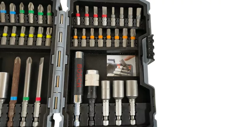 ZESTAW BITÓW I NASADEK BOSCH 43 SZT.