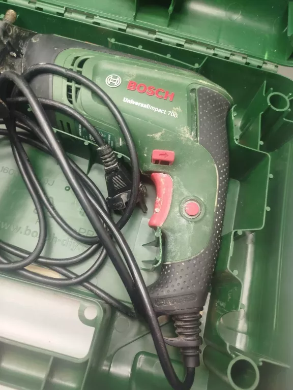 WIERATRKA BOSCH UNIVERSAL 700