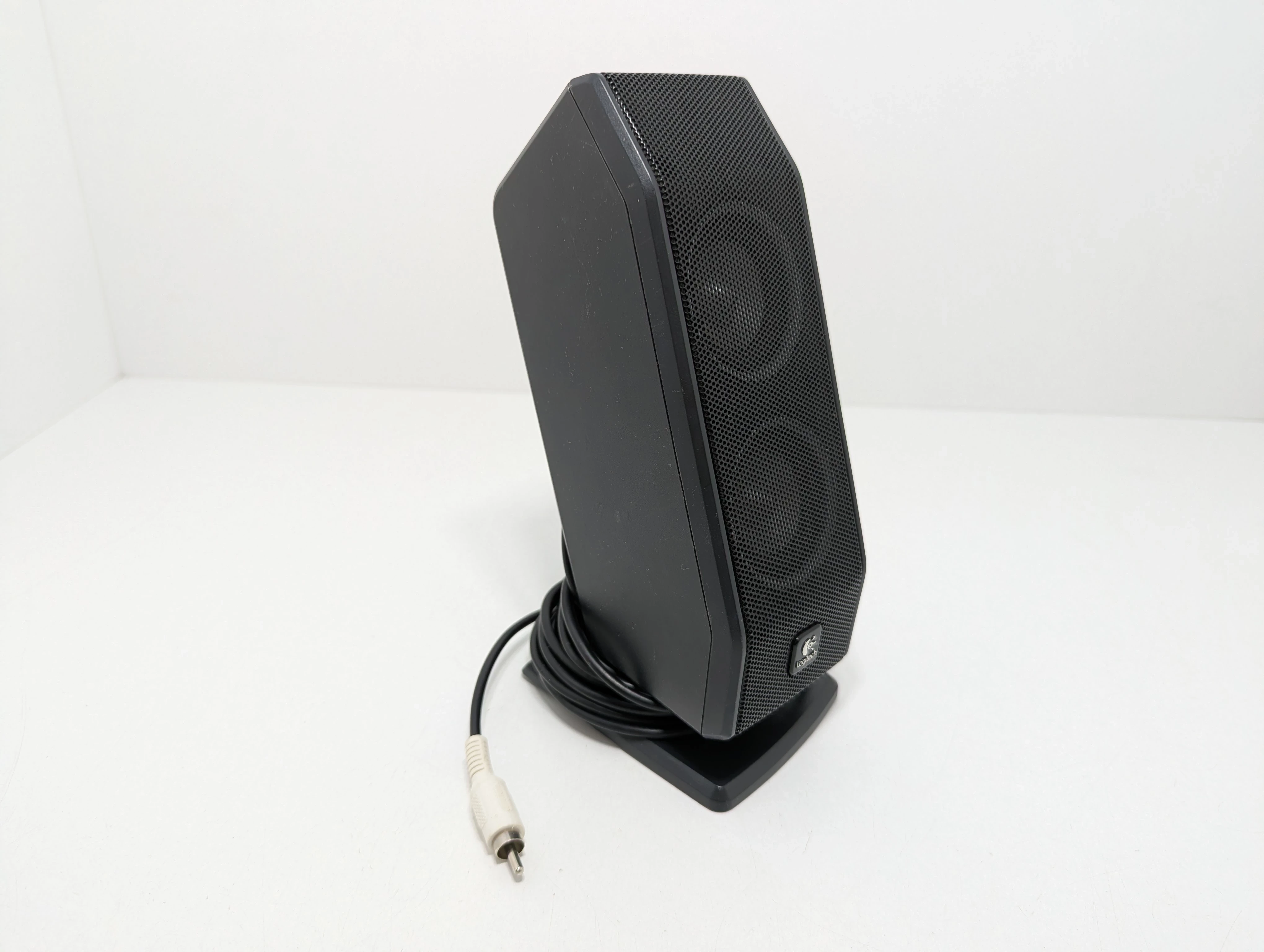 zestaw-glosnikow-81-subwoofer-logitech-x540-zlacza-232605-8