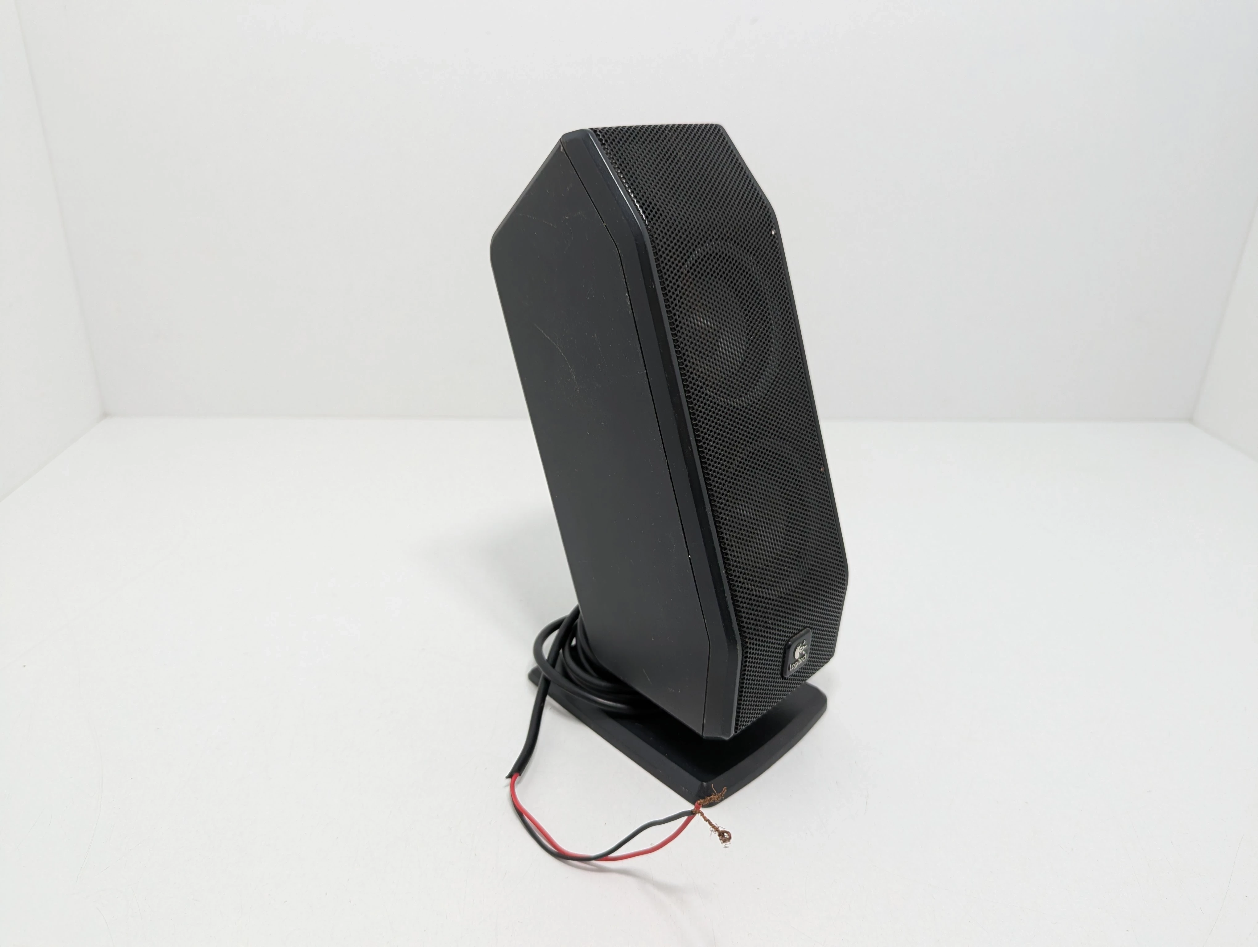 zestaw-glosnikow-81-subwoofer-logitech-x540-certyfikaty-zgodnosci-218669-1