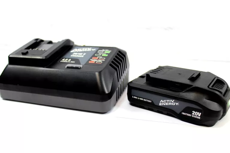 ŁADOWARKA ACTIV ENERGY 20/40 V 4A + AKUMULATOR 2AH ACTIV ENERGY