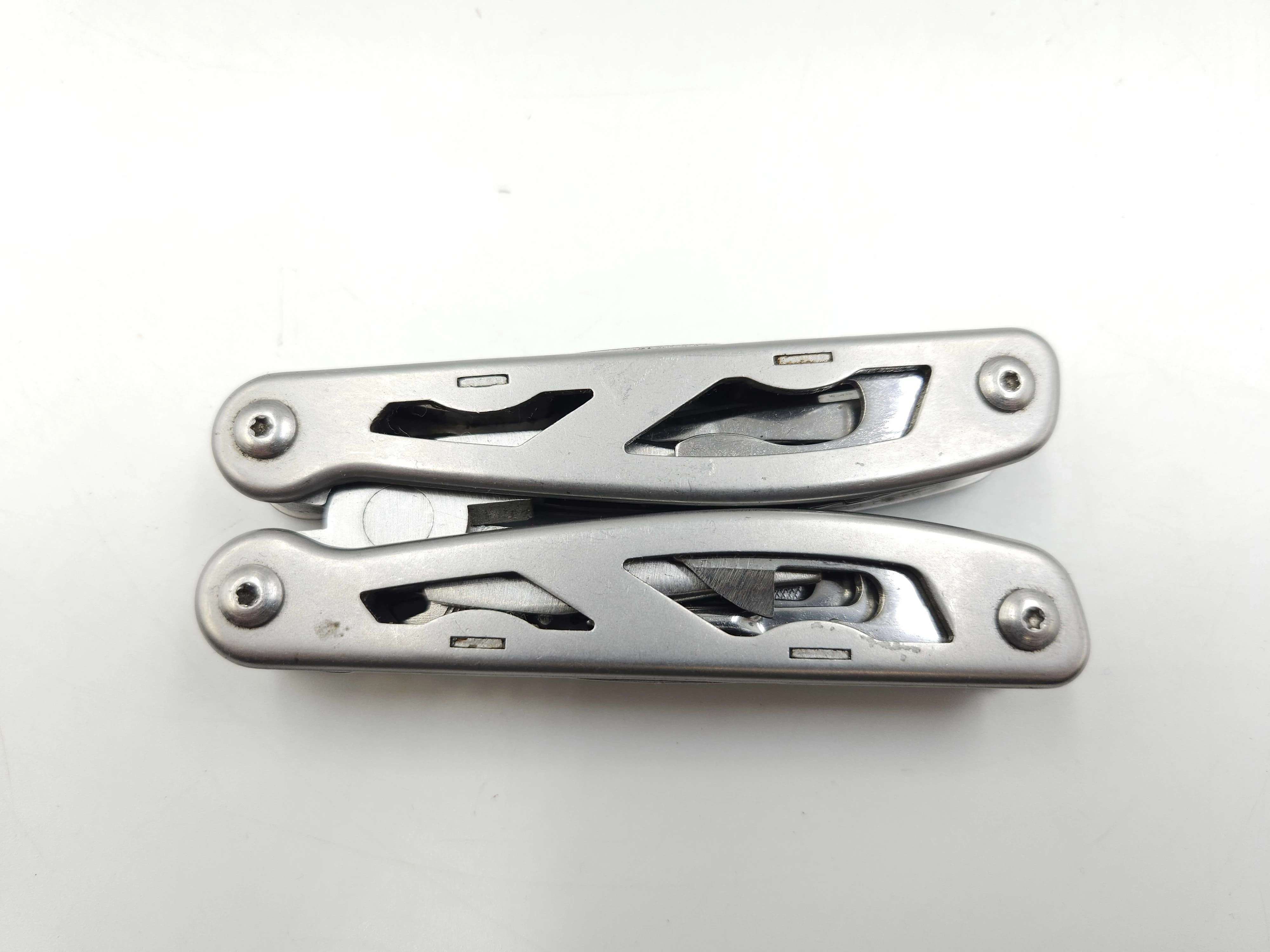narzedzie-wielofunkcyjne-12w1-multi-tool-stanley-stan-11323-2